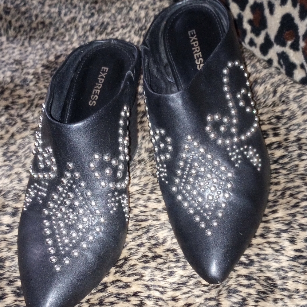 Express gently used heels